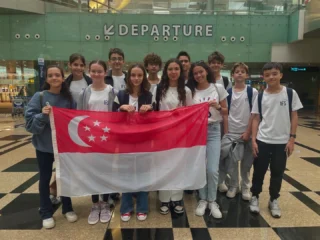 🏆 COUPE DU MEKONG 2025 🏆

Organised by the Lycée Français Alexandre Yersin in Hanoi, the COUPE DU MEKONG 2025 was a sports, educational, and school event for ECA students in 5ème, 4ème and 3ème.
The competitions included: Aquathlon 🏊‍♂️🚴‍♀️, Korfball 🏀, Torball (disability sport) 🤾‍♂️, MTB Orienteering 🚴, Run and Bike 🏃‍♂️🚴‍♀️, and artistic performance 🎭.

Participants also had the chance to discover Flag Football, a new sport included in the 2028 Los Angeles Olympic Games ⚽.

The event concluded with a cultural evening featuring local artistic performances. 🎶

A big thank you to everyone who participated and helped make this event in Hanoi a success! 💪

“Le sport, c’est l’école de la vie.”

#CoupeDuMekong2025 #SchoolSports #LigueSportiveAEFE #UNSS #AEFE #IFSCommunity #OpenYourMind